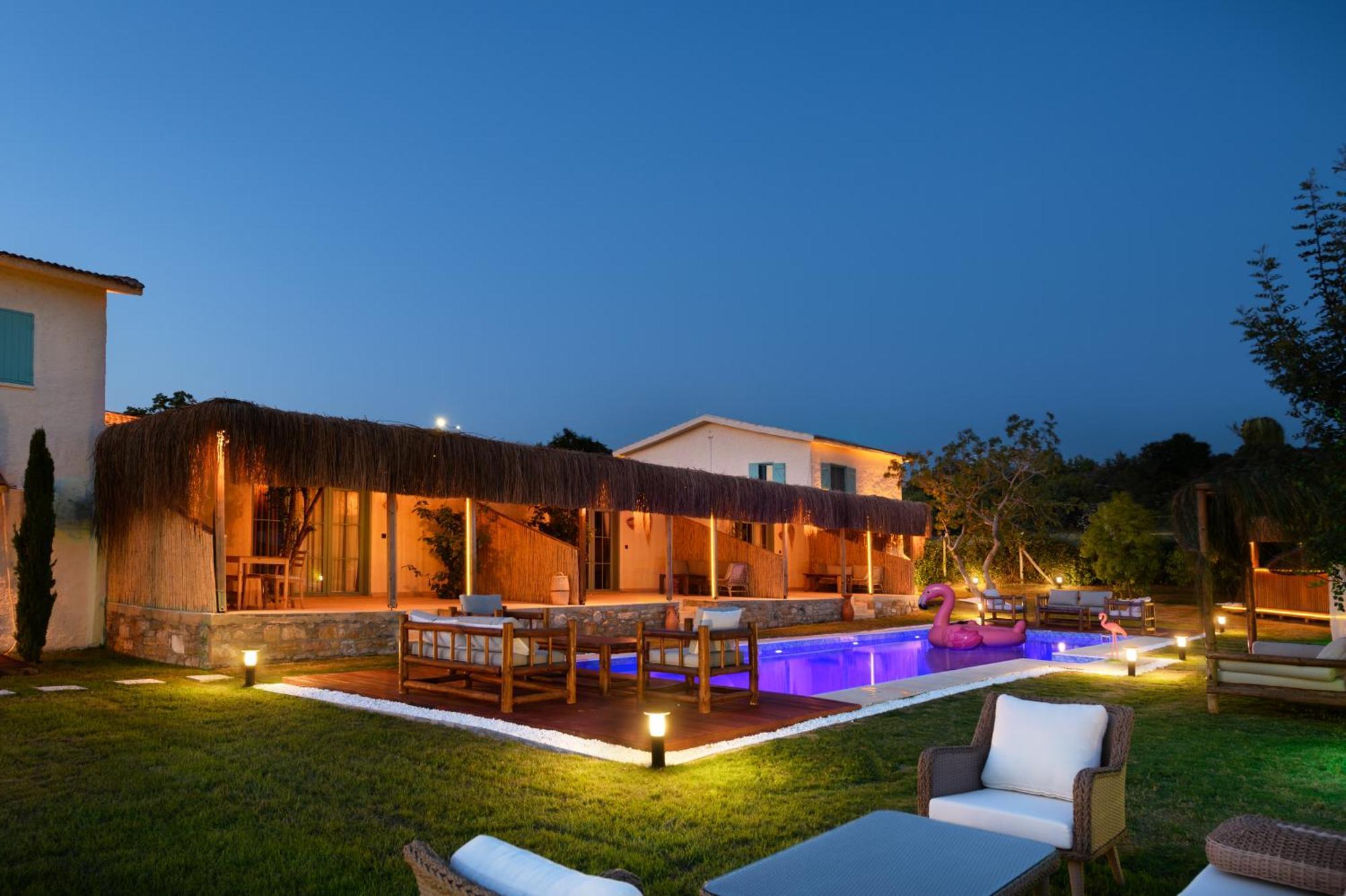 Ride And Stay Çeşme Exterior photo