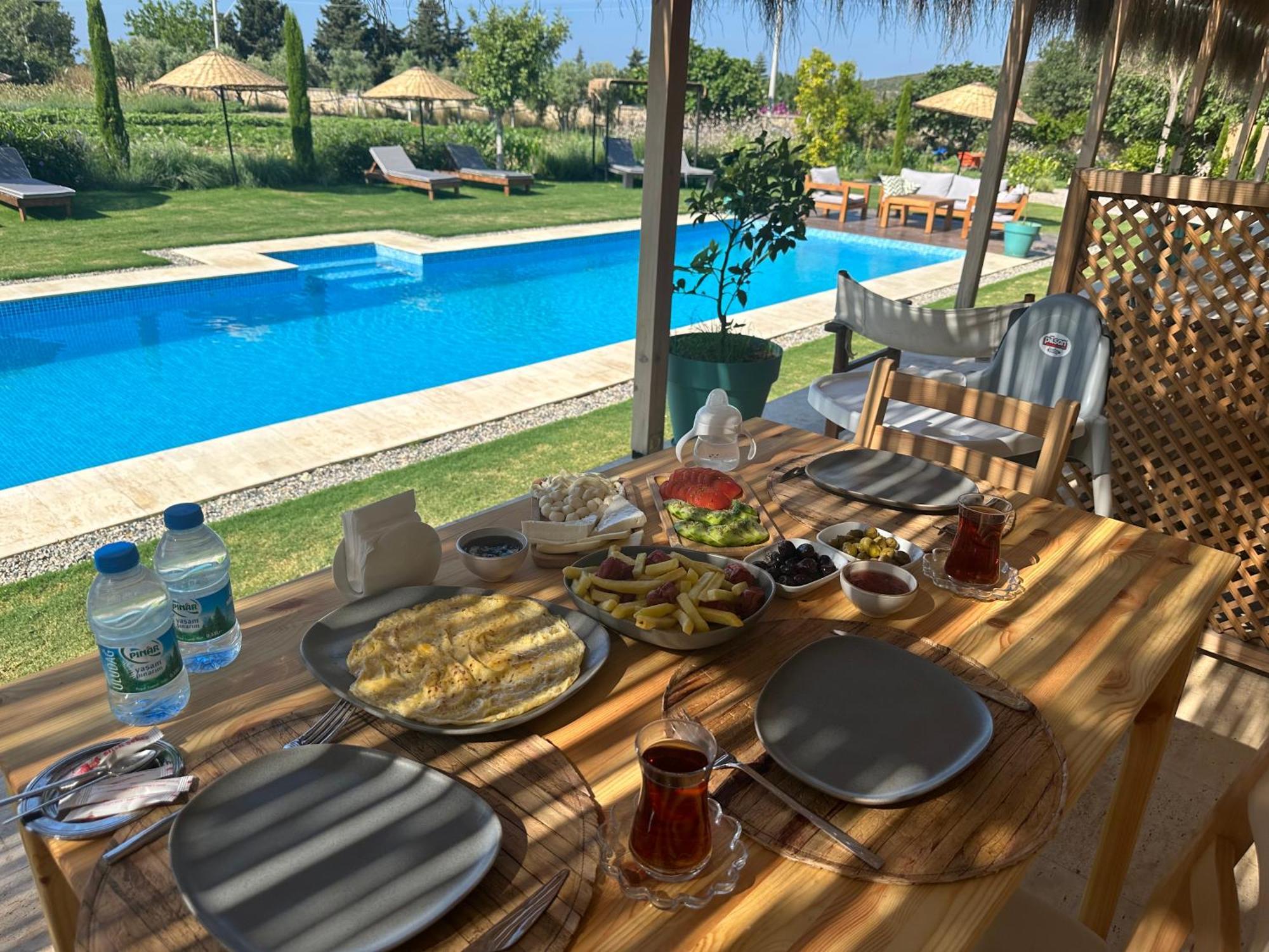 Ride And Stay Çeşme Exterior photo